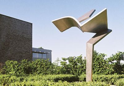 Sculptuur in bedrijvencentrum